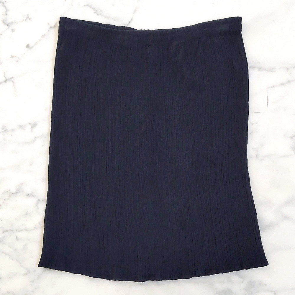NWT. The Limited 100% Rayon Lightweight Wrinkled Skirt.
